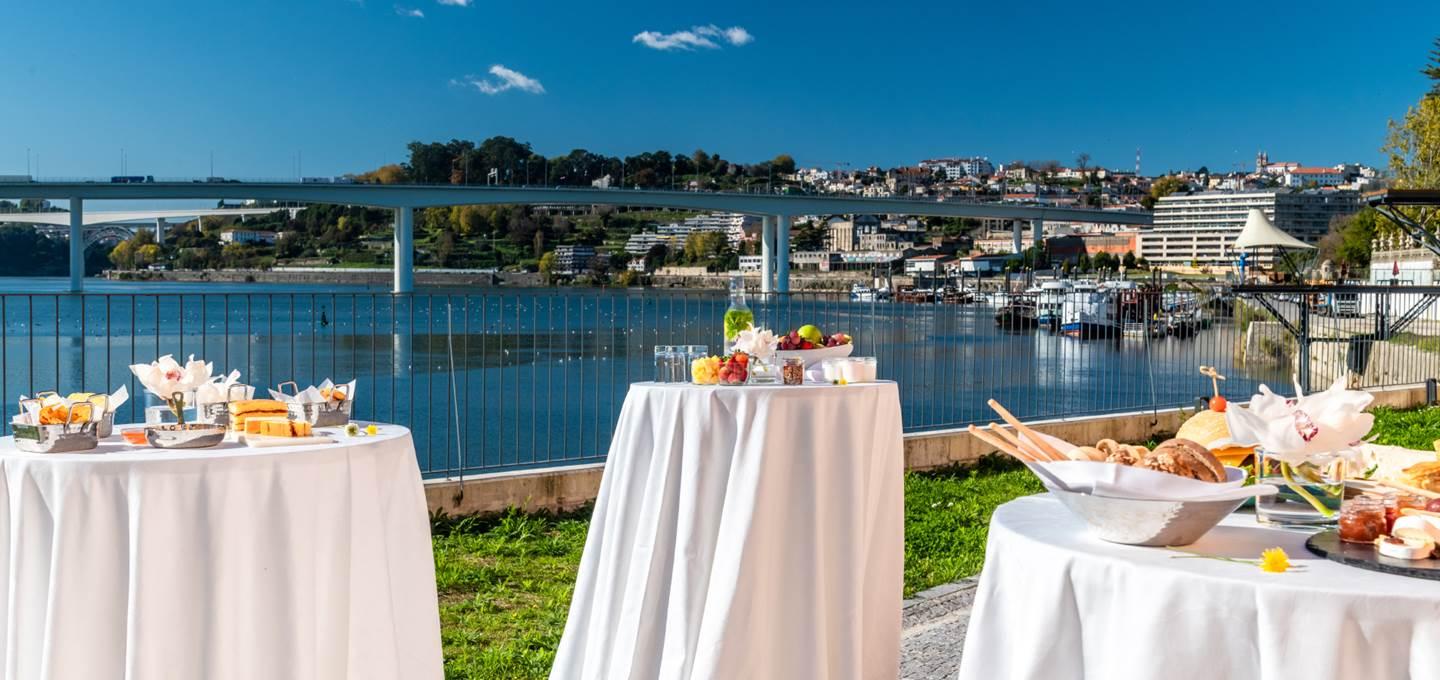 Pestana Douro Riverside - Preferred Hotels & Resorts, Lifestyle Valbom  Esterno foto View of the Rhine from the hotel