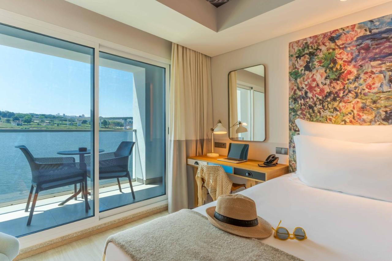 Pestana Douro Riverside - Preferred Hotels & Resorts, Lifestyle Valbom  Esterno foto A room at the hotel
