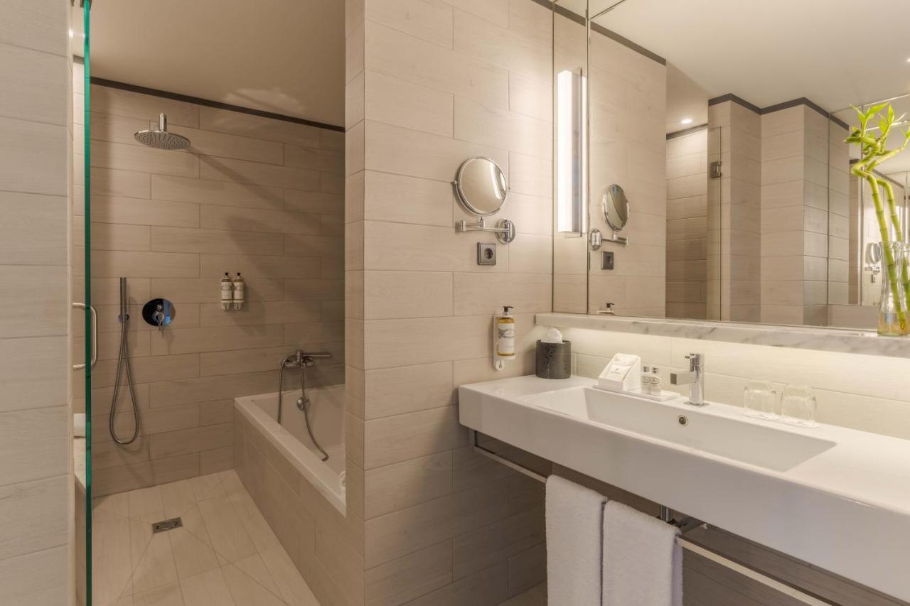 Pestana Douro Riverside - Preferred Hotels & Resorts, Lifestyle Valbom  Esterno foto Bathroom